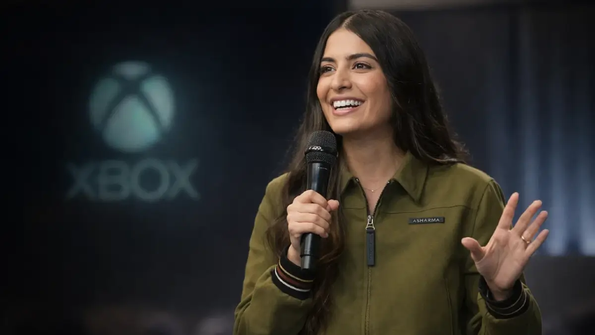 Foto de Asha Sharma, nueva jefa de Xbox, hablando.