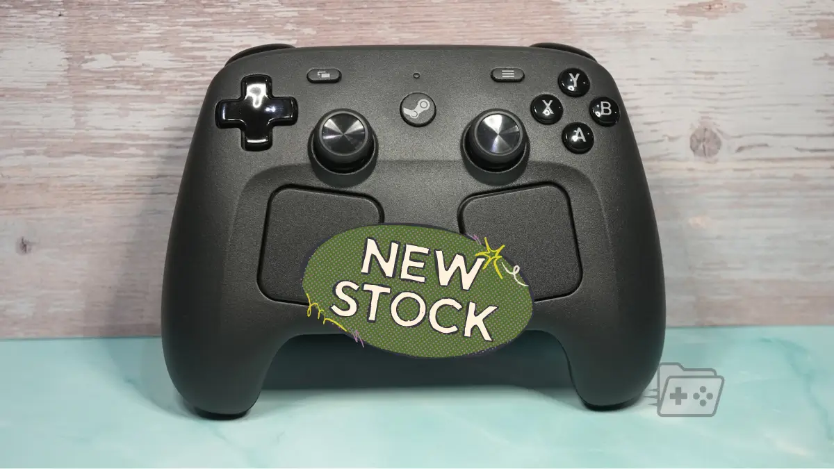 Steam Controller negro con trackpads y logo de Steam, anunciando una nueva ronda de reservas para el 8 de mayo.